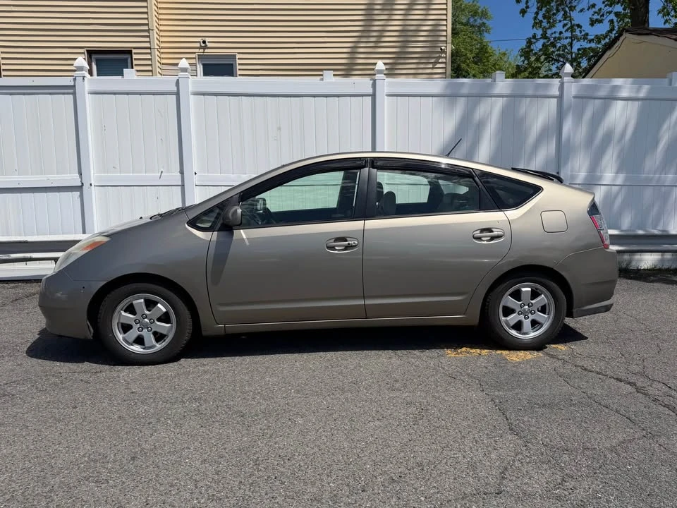 2005 Toyota Prius 2nd Gen - Image 2 of 14