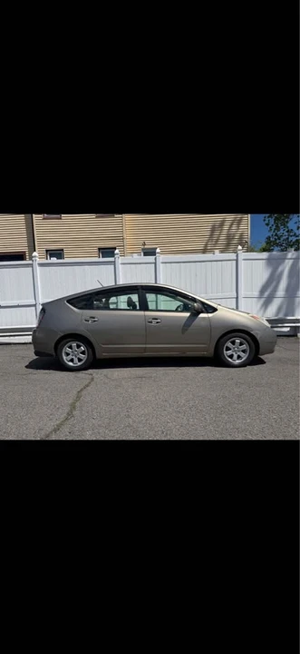 2005 Toyota Prius 2nd Gen - Image 12 of 14
