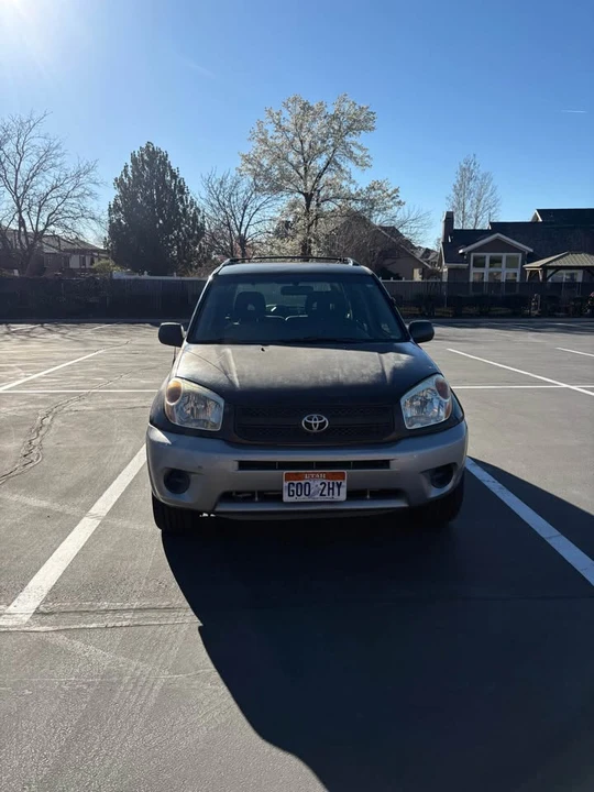 2005 Toyota RAV4 2nd Gen - Image 4 of 11