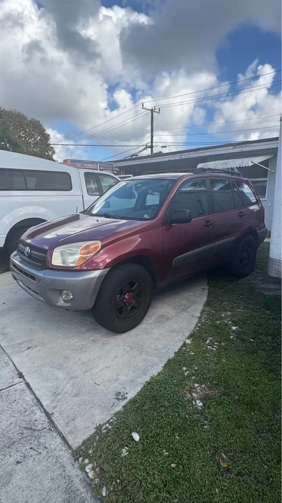 2005 Toyota RAV4 2nd Gen - Image 3 of 9
