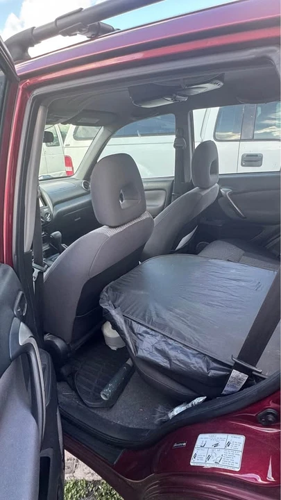 2005 Toyota RAV4 2nd Gen - Image 8 of 9