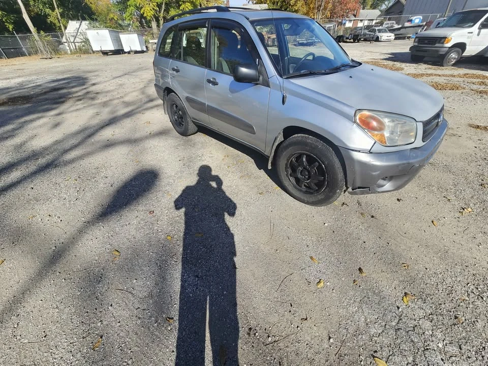 2005 Toyota RAV4 2nd Gen - Image 2 of 6