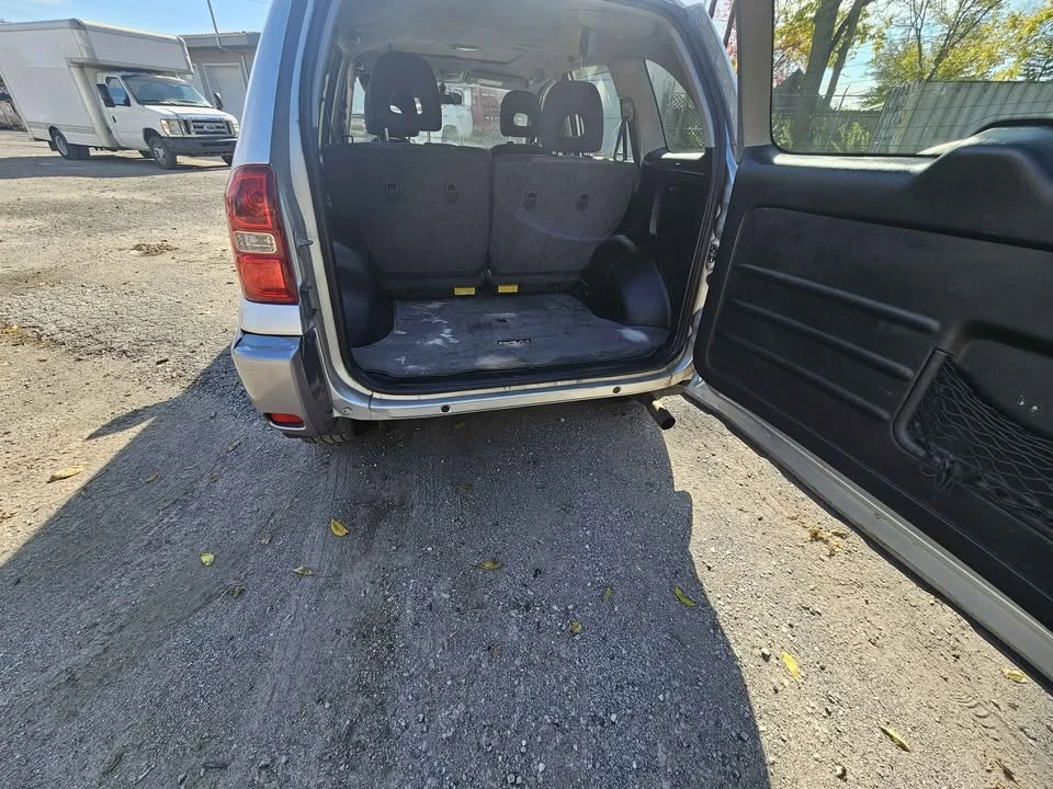 2005 Toyota RAV4 2nd Gen - Image 4 of 6
