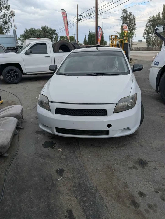 2005 Toyota Yaris - Image 2 of 3