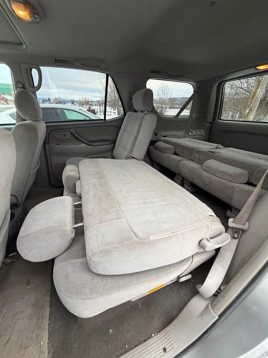 2005 Toyota Sequoia 1st Gen - Image 6 of 6