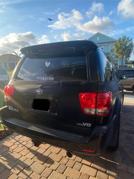 2005 Toyota Sequoia 1st Gen - Image 3 of 7