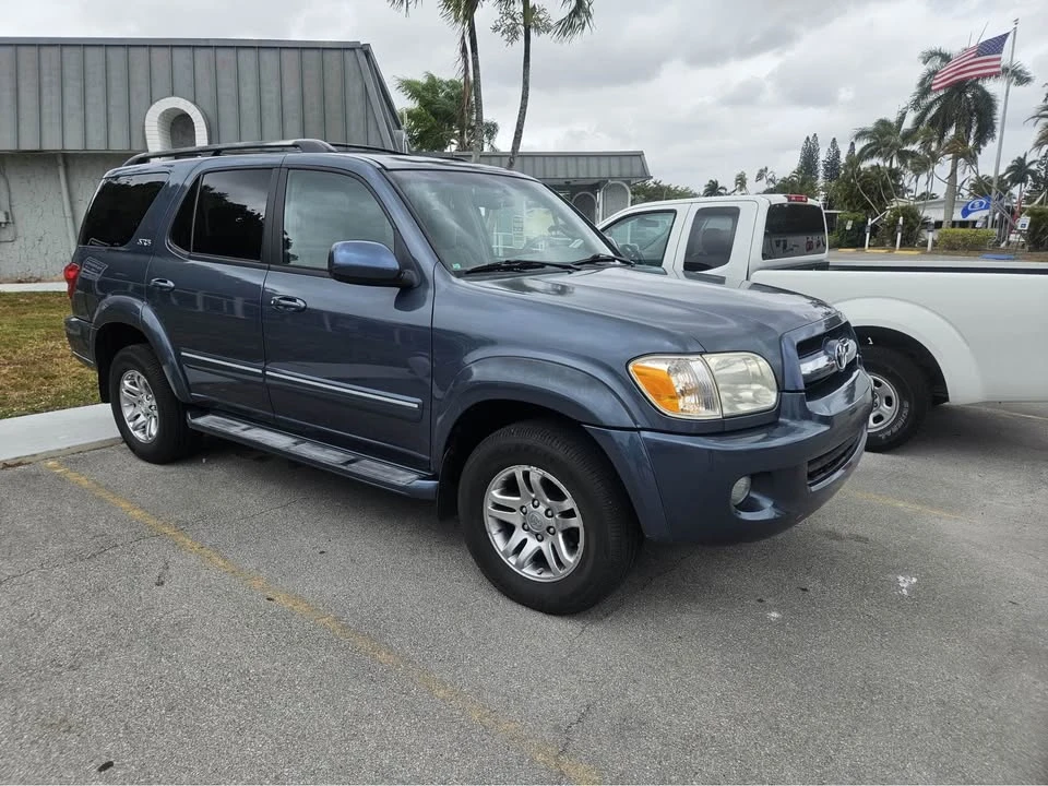 2005 Toyota Sequoia 1st Gen - Image 8 of 9