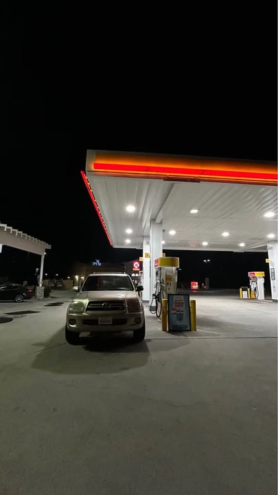 2005 Toyota Sequoia 1st Gen - Image 6 of 8