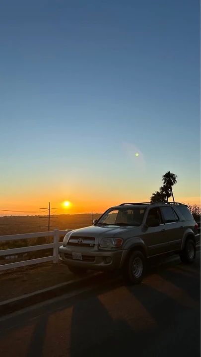 2005 Toyota Sequoia 1st Gen - Image 2 of 8