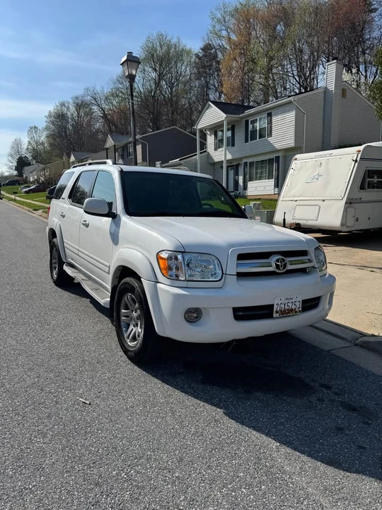 2005 Toyota Sequoia 1st Gen - Image 2 of 10
