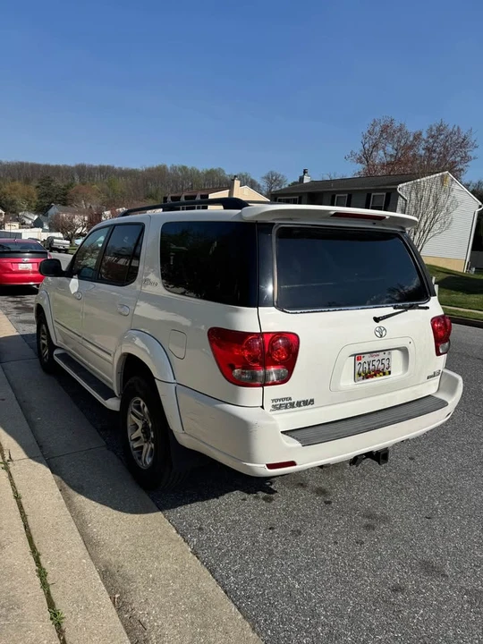 2005 Toyota Sequoia 1st Gen - Image 3 of 10