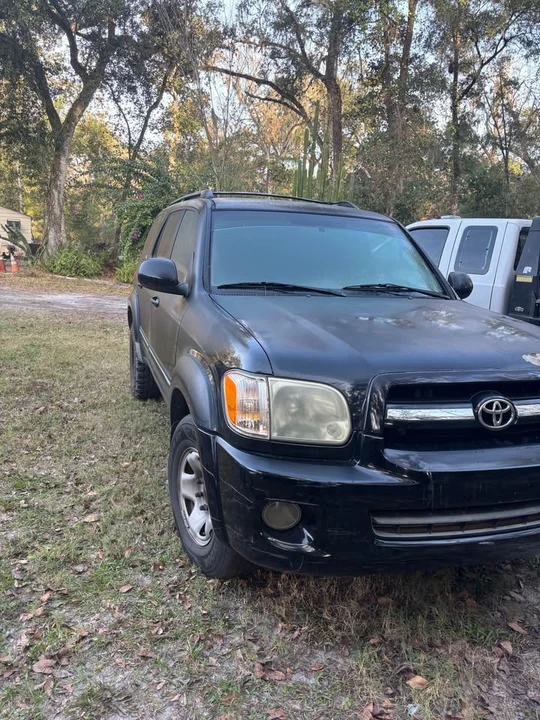 2005 Toyota Sequoia 1st Gen - Image 2 of 12