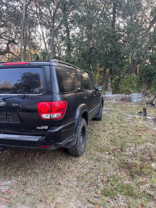 2005 Toyota Sequoia 1st Gen - Image 3 of 12