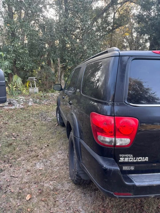 2005 Toyota Sequoia 1st Gen - Image 4 of 12