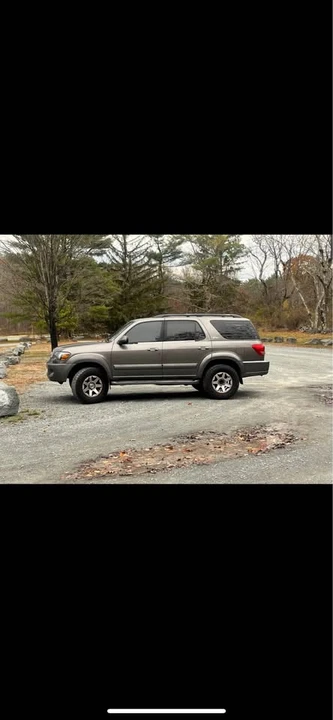 2005 Toyota Sequoia 1st Gen - Image 4 of 9