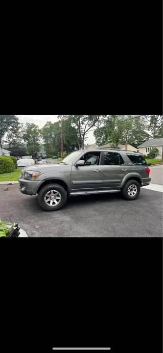 2005 Toyota Sequoia 1st Gen - Image 8 of 9