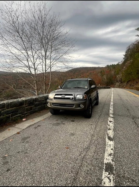 2005 Toyota Sequoia 1st Gen - Image 5 of 9