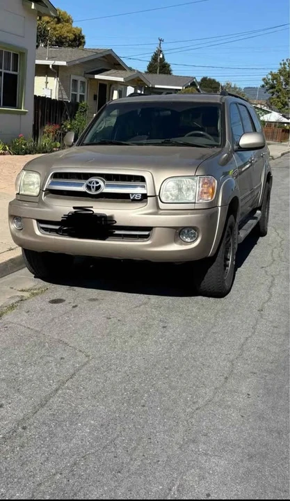 2005 Toyota Sequoia 1st Gen - Image 2 of 3