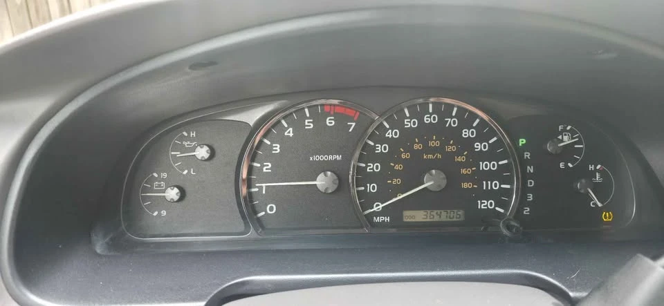 2005 Toyota Sequoia 1st Gen - Image 17 of 19