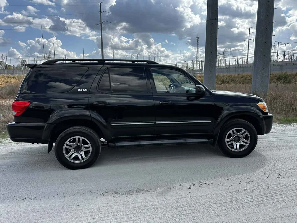 2005 Toyota Sequoia 1st Gen - Image 5 of 19