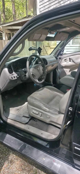 2005 Toyota Sequoia 1st Gen - Image 8 of 19