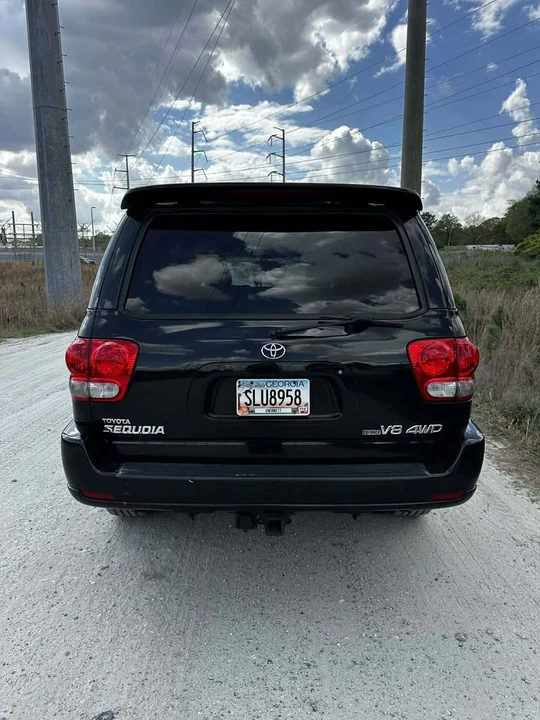2005 Toyota Sequoia 1st Gen - Image 4 of 19