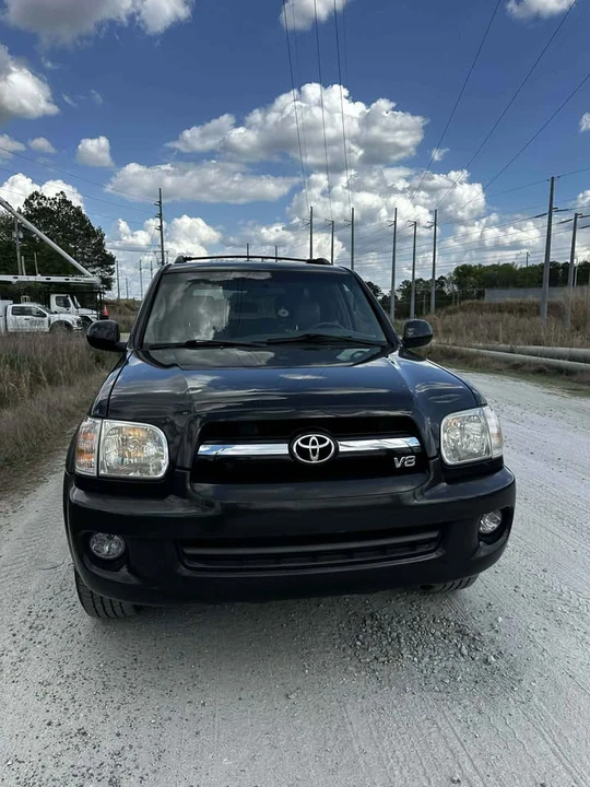 2005 Toyota Sequoia 1st Gen - Image 2 of 19
