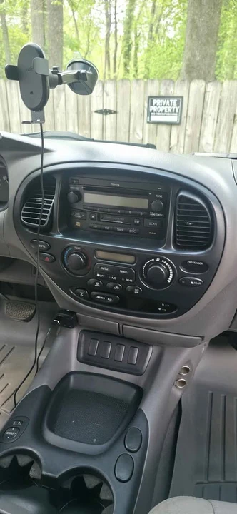 2005 Toyota Sequoia 1st Gen - Image 16 of 19