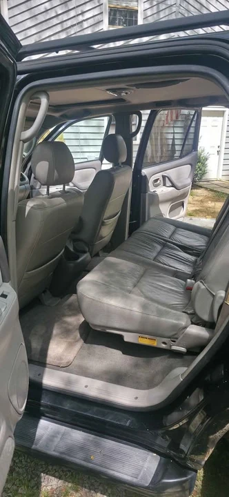 2005 Toyota Sequoia 1st Gen - Image 10 of 19