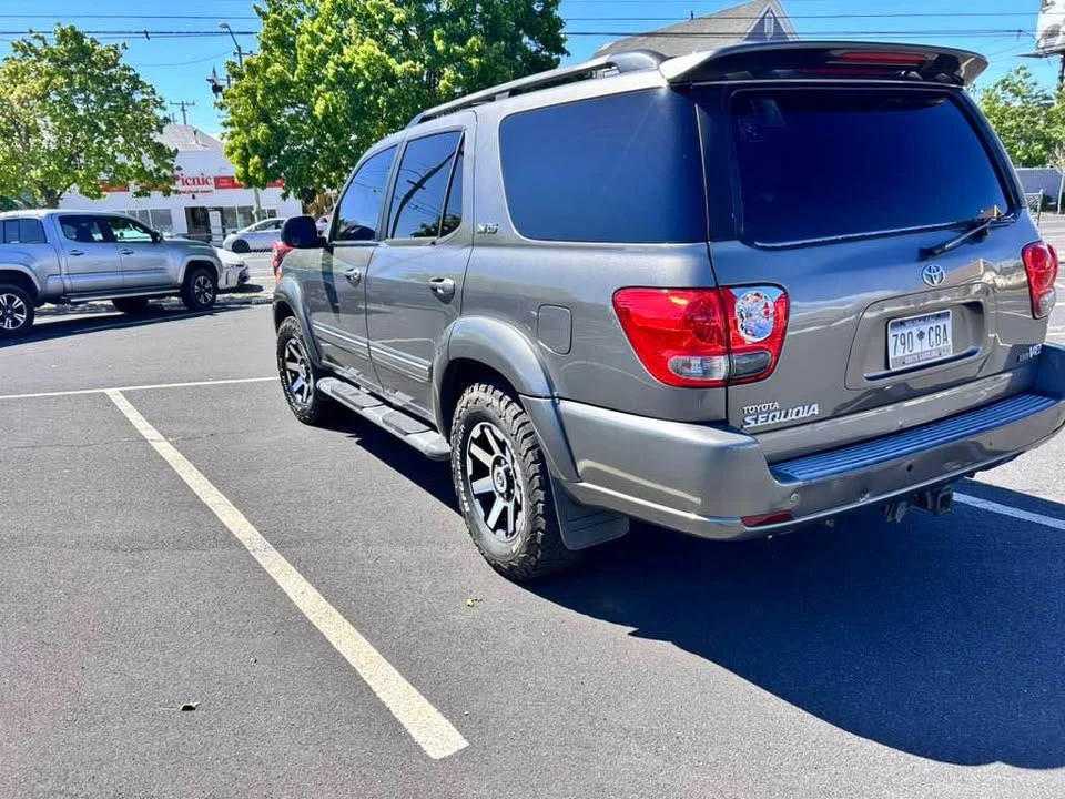 2005 Toyota Sequoia 1st Gen - Image 7 of 10