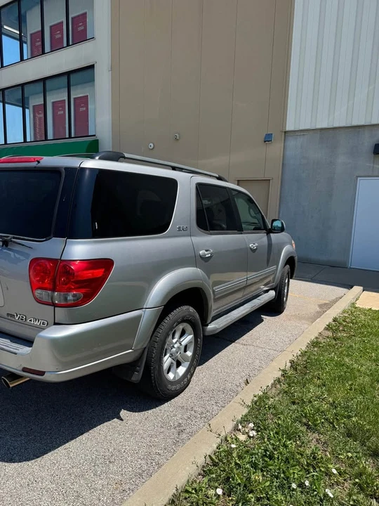 2005 Toyota Sequoia 1st Gen - Image 3 of 7