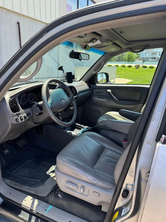 2005 Toyota Sequoia 1st Gen - Image 5 of 7