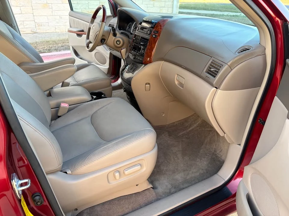2005 Toyota Sienna 2nd Gen - Image 5 of 13
