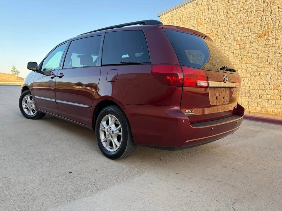 2005 Toyota Sienna 2nd Gen - Image 2 of 13