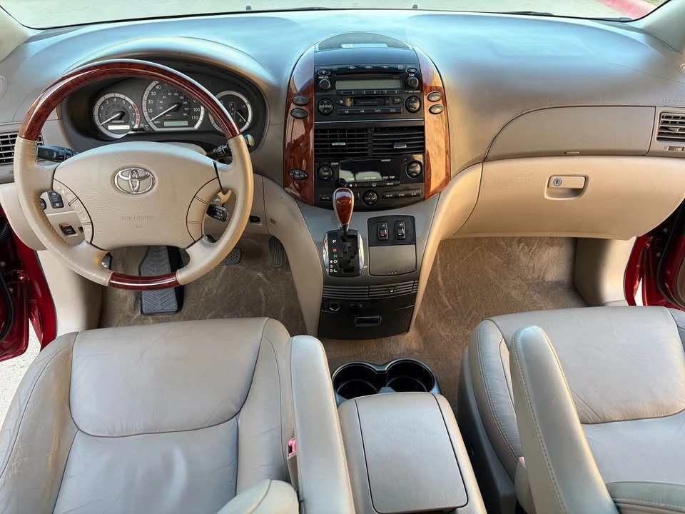 2005 Toyota Sienna 2nd Gen - Image 9 of 13