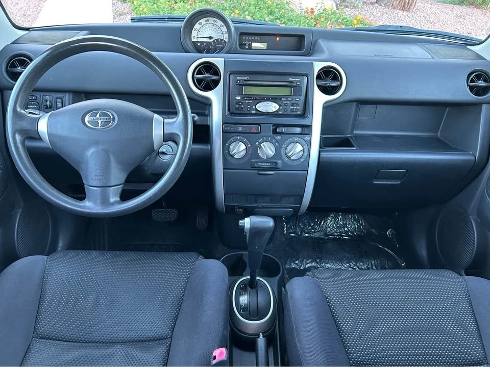 2005 Scion xB - Image 5 of 9