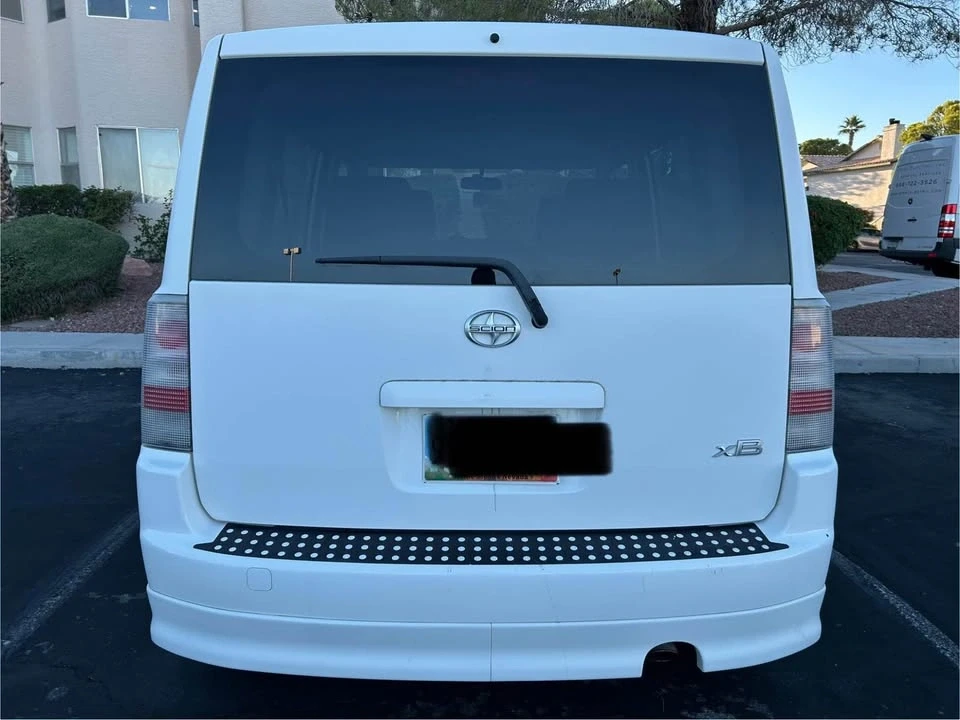 2005 Scion xB - Image 3 of 9