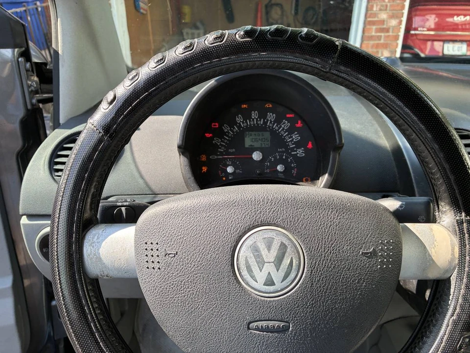 2005 Volkswagen New Beetle - Image 4 of 21
