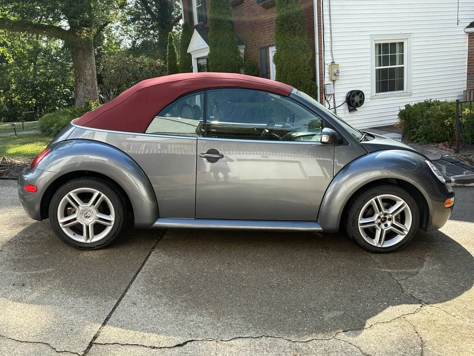 2005 Volkswagen New Beetle - Image 20 of 21