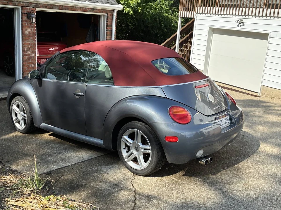 2005 Volkswagen New Beetle - Image 17 of 21