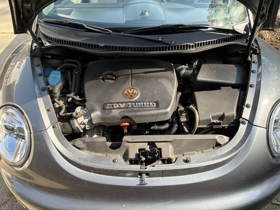 2005 Volkswagen New Beetle - Image 11 of 21