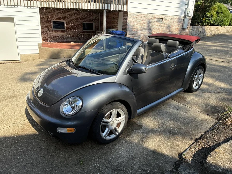 2005 Volkswagen New Beetle - Image 9 of 21