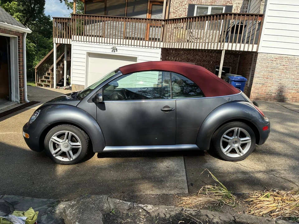 2005 Volkswagen New Beetle - Image 16 of 21