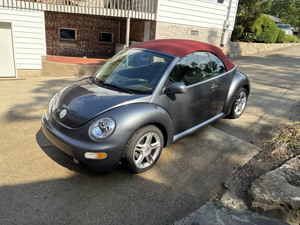 2005 Volkswagen New Beetle - Image 15 of 21