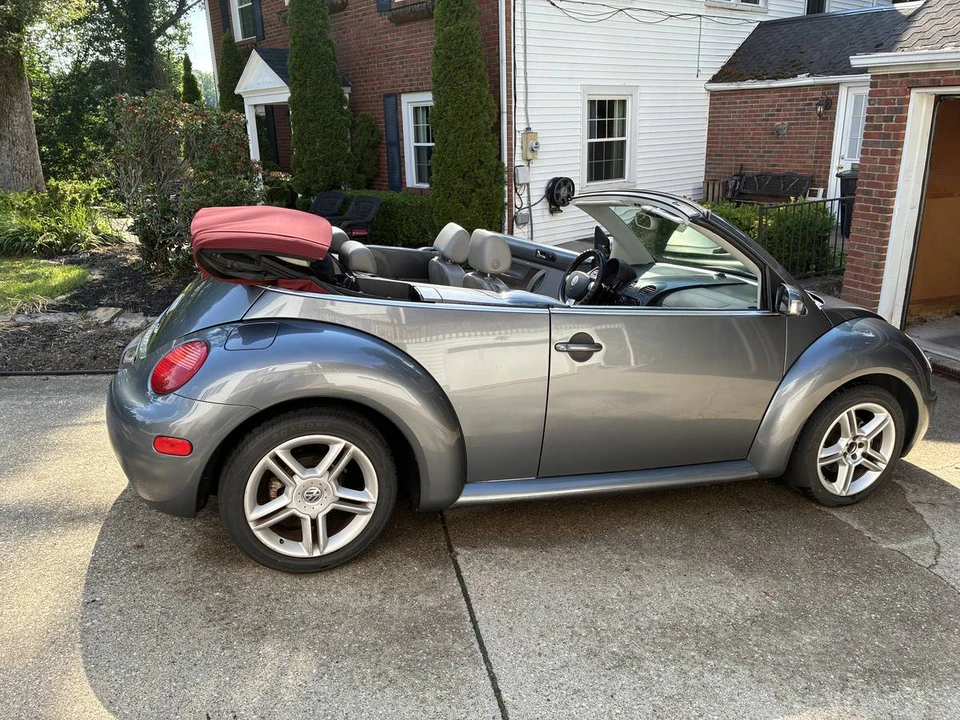 2005 Volkswagen New Beetle - Image 7 of 21