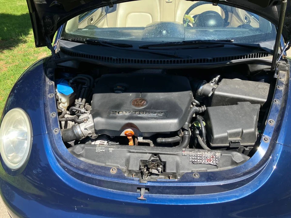2005 Volkswagen New Beetle - Image 18 of 19