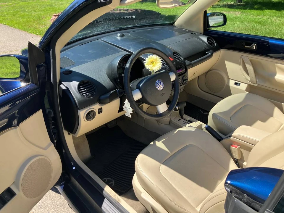2005 Volkswagen New Beetle - Image 13 of 19