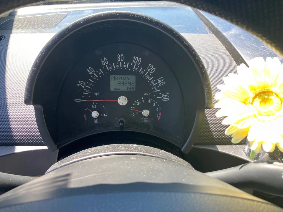 2005 Volkswagen New Beetle - Image 6 of 19