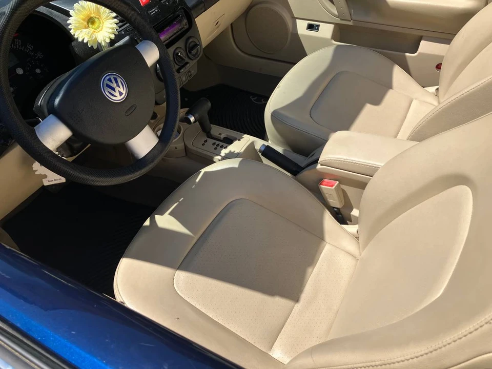 2005 Volkswagen New Beetle - Image 11 of 19