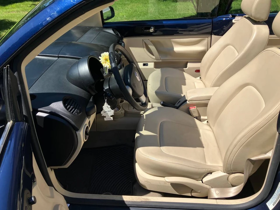 2005 Volkswagen New Beetle - Image 12 of 19